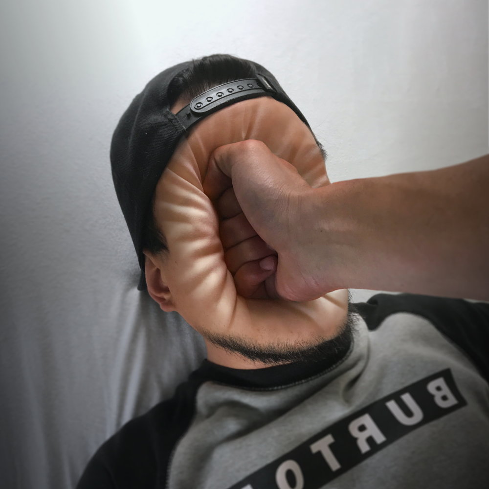 pillow-face-photo-manipulation