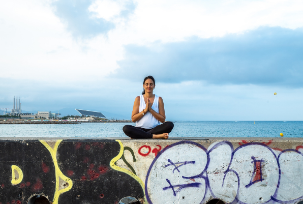 lydie meditating