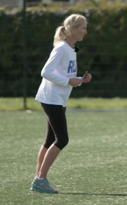 Catherina McKiernan demonstrating running techniques