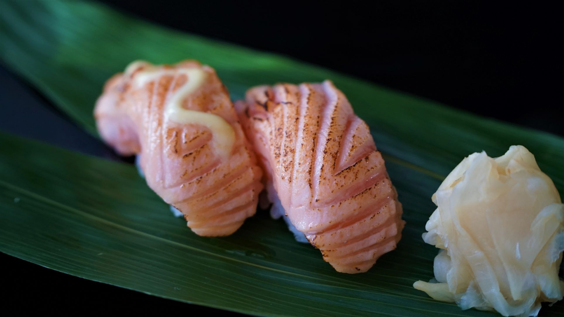 Salmon aburi sushi online masterclass