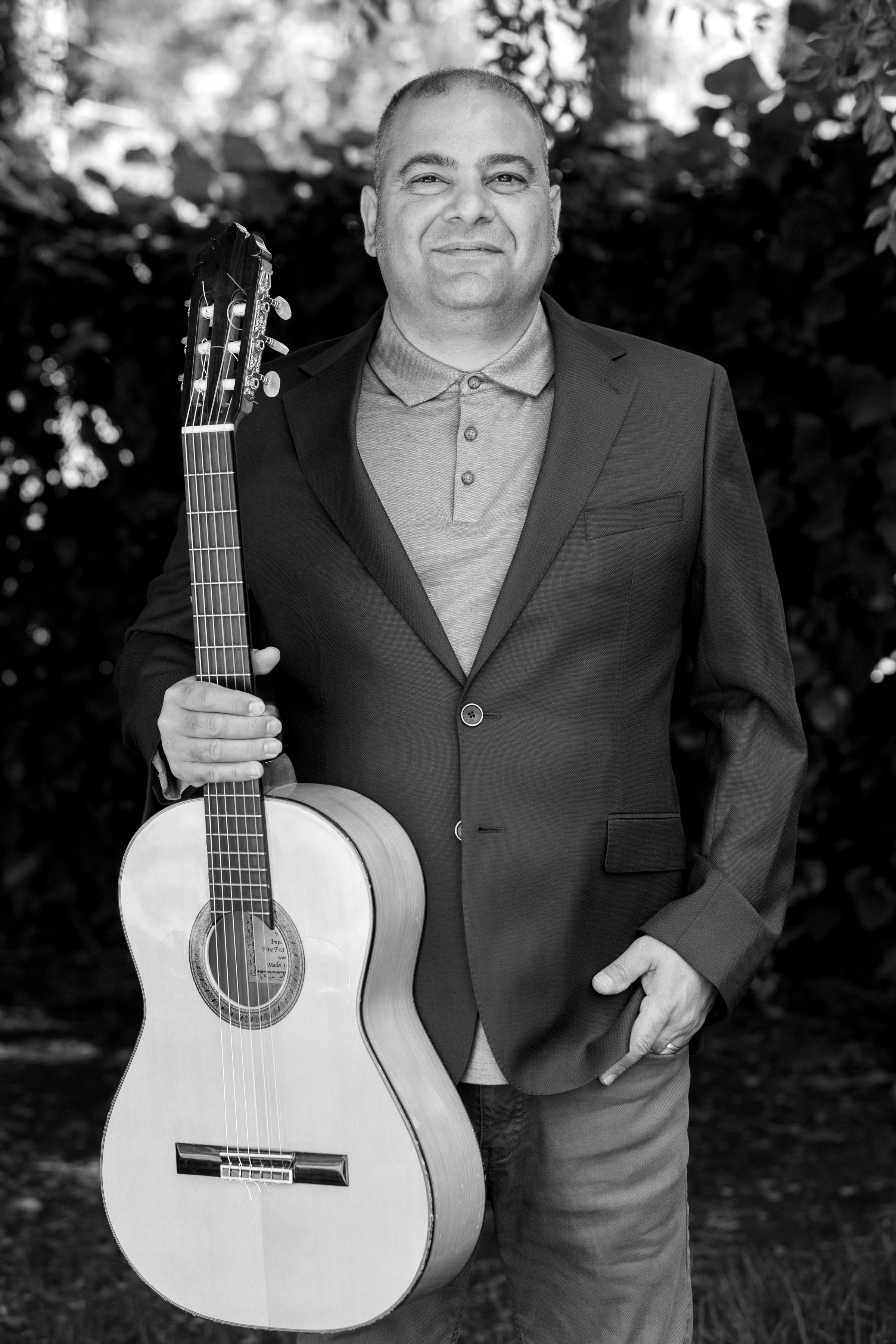 Learn guitar with fabulous online teacher - Chris Shahin