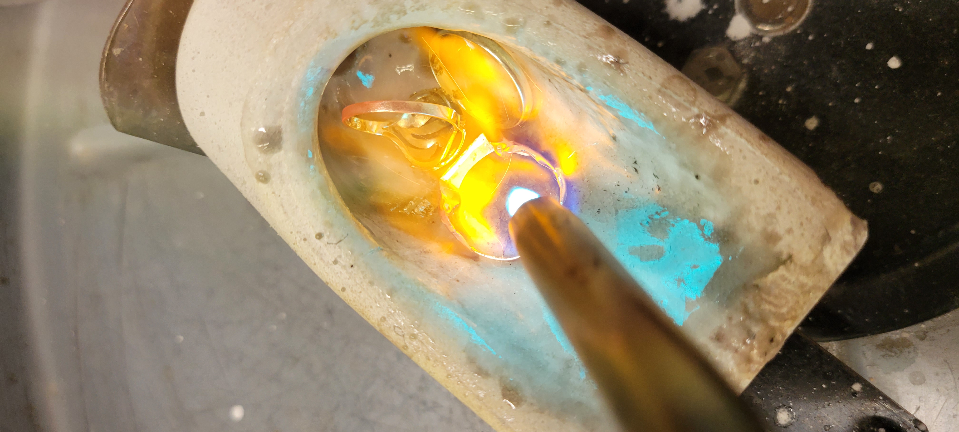 torch melting gold crucible