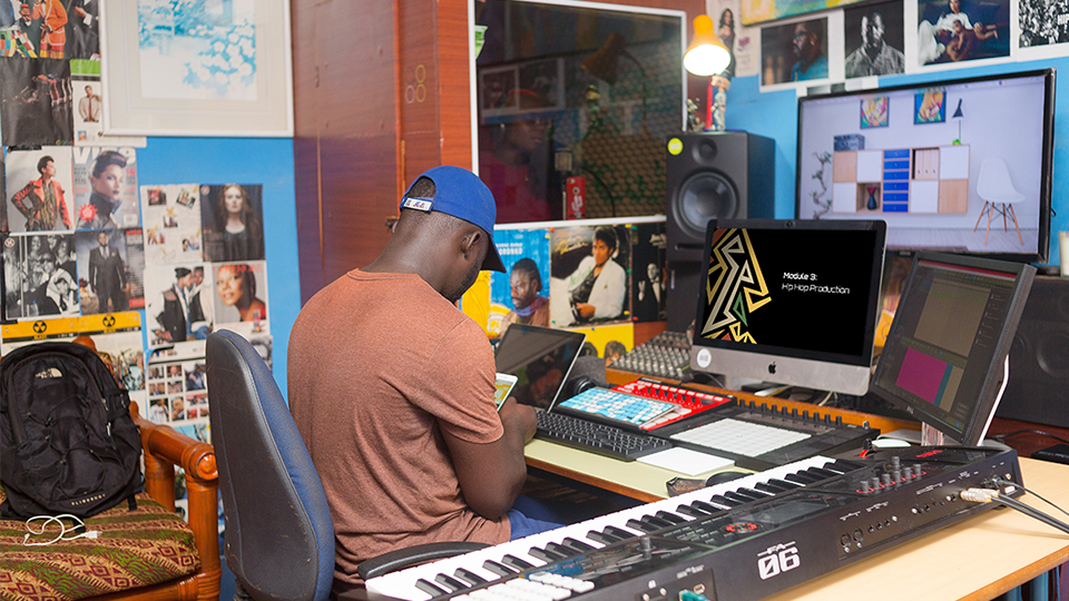Student learning music production