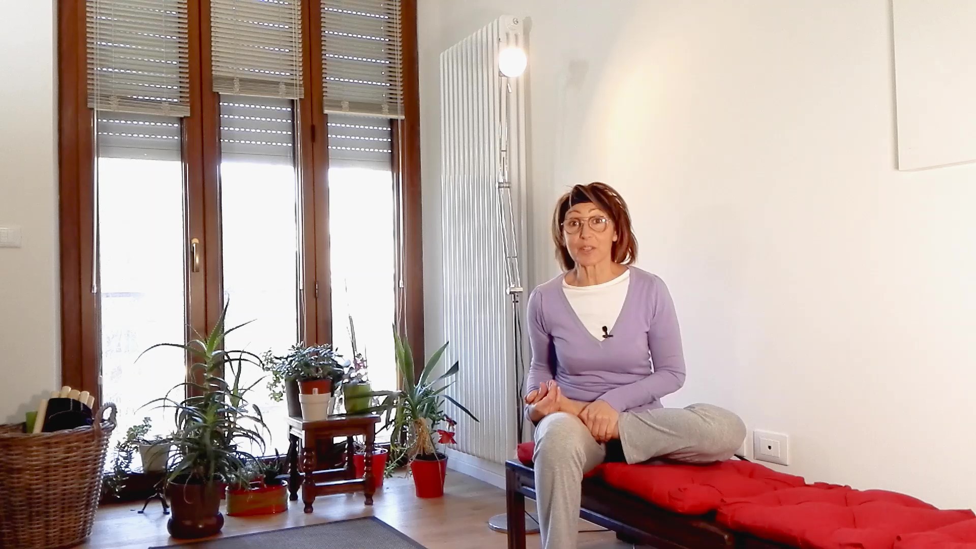 Yoga Correttivo con Nieves Lopez. Scuola Online. Corsi per tutti. Formazione e Vacanze al mare in presenza