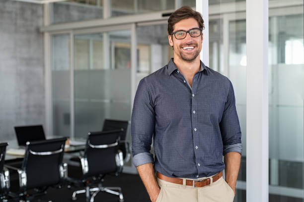 picture of business man wearing glasses