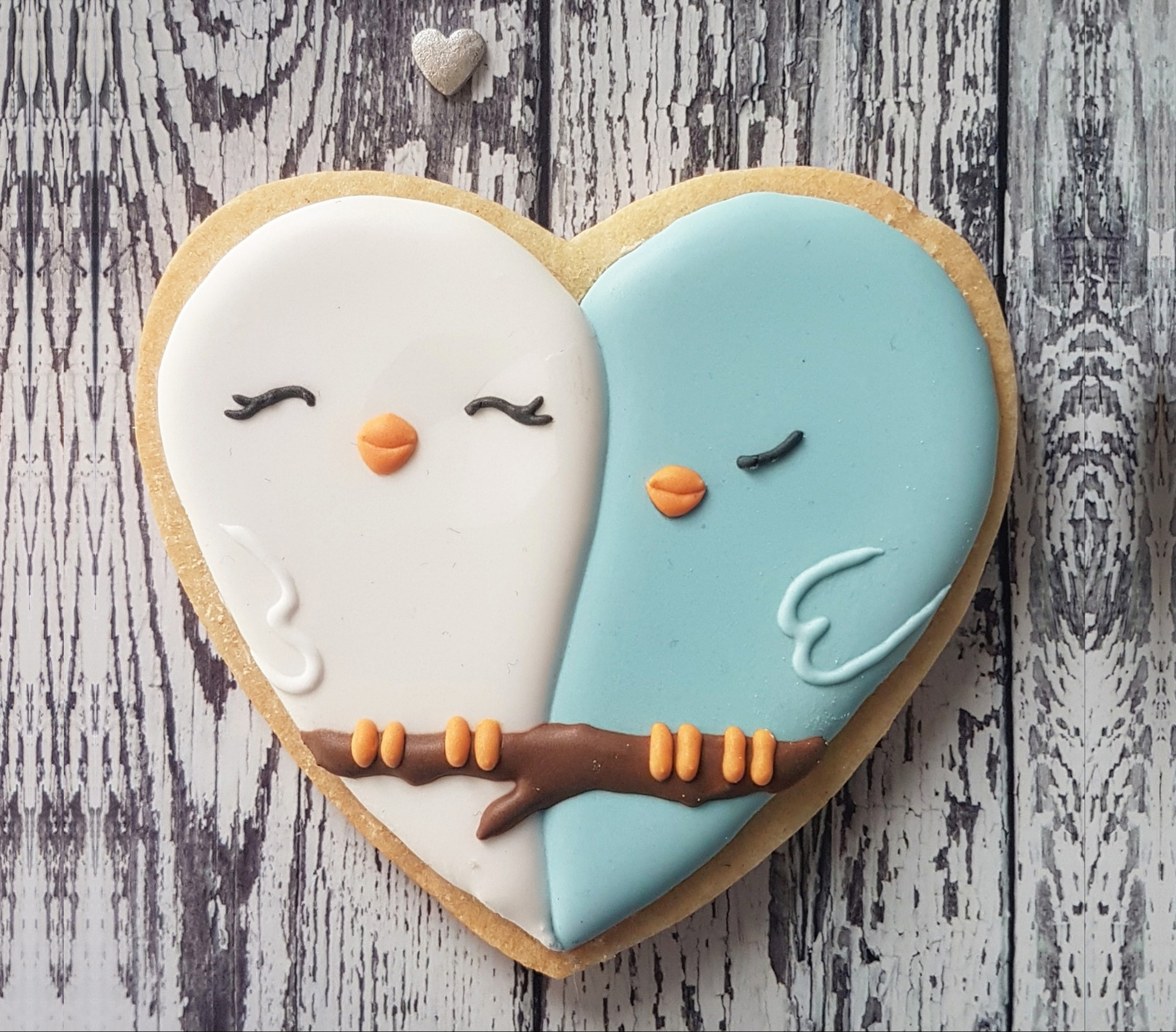 Biscotti decorati: gli uccellini innamorati