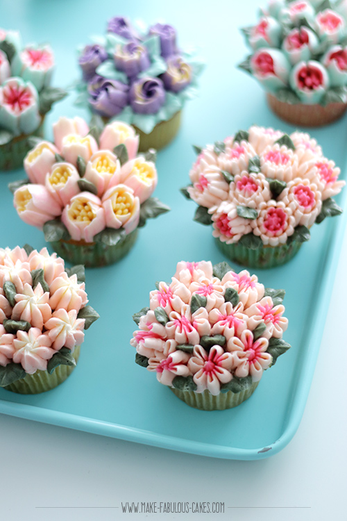 cupcakes with Russian piping tips