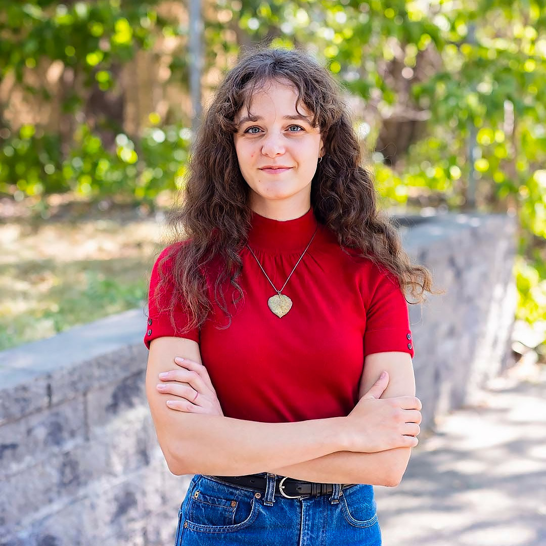 Portrait of Lauren Ronnander