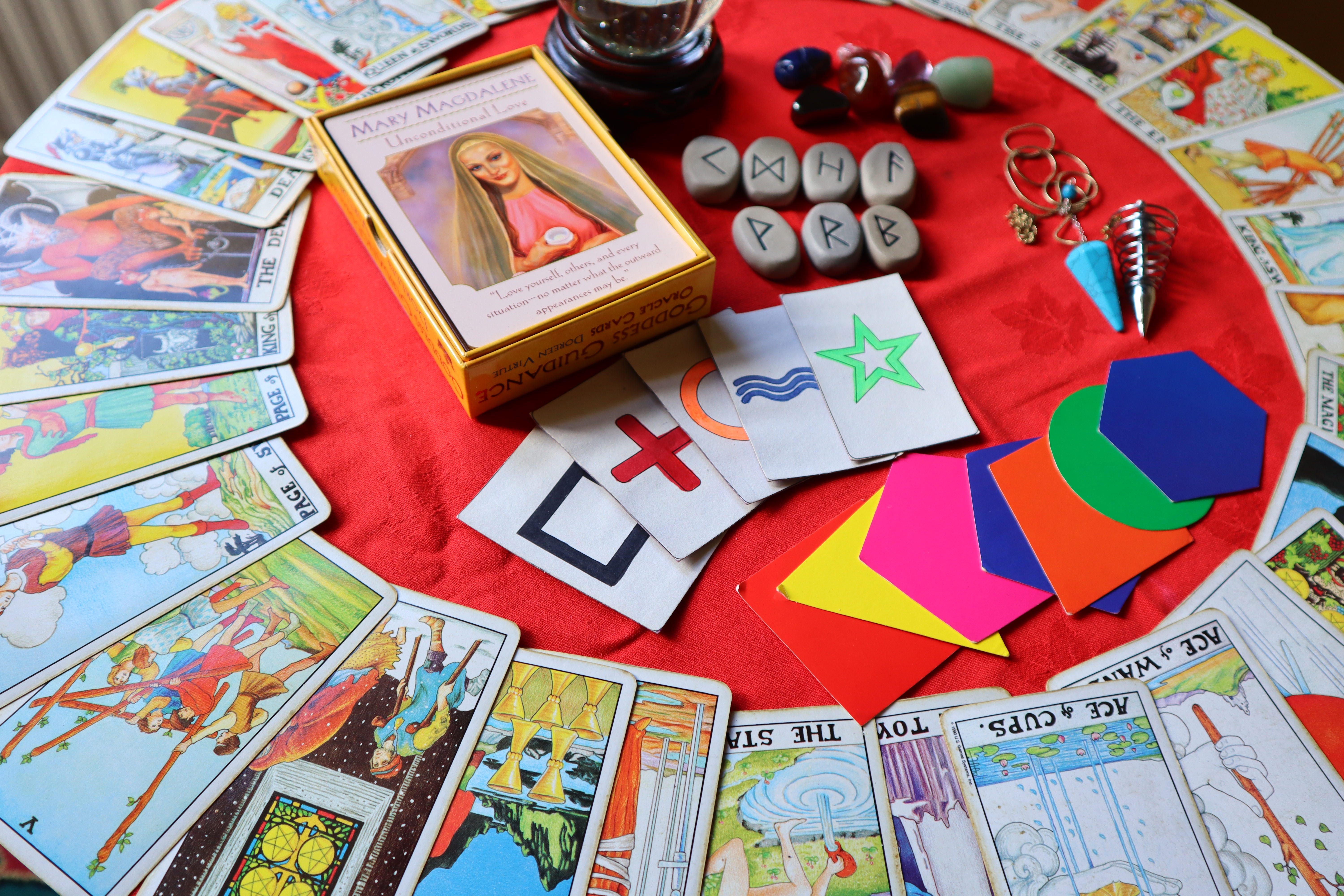 Tarot courses. Tarot courses online. Tarot tuition. Tarot lessons. Tarot reading. Tarot for beginners. Video tarot course.  Tarot reading for beginners. Goldenlightspsychicacademy.