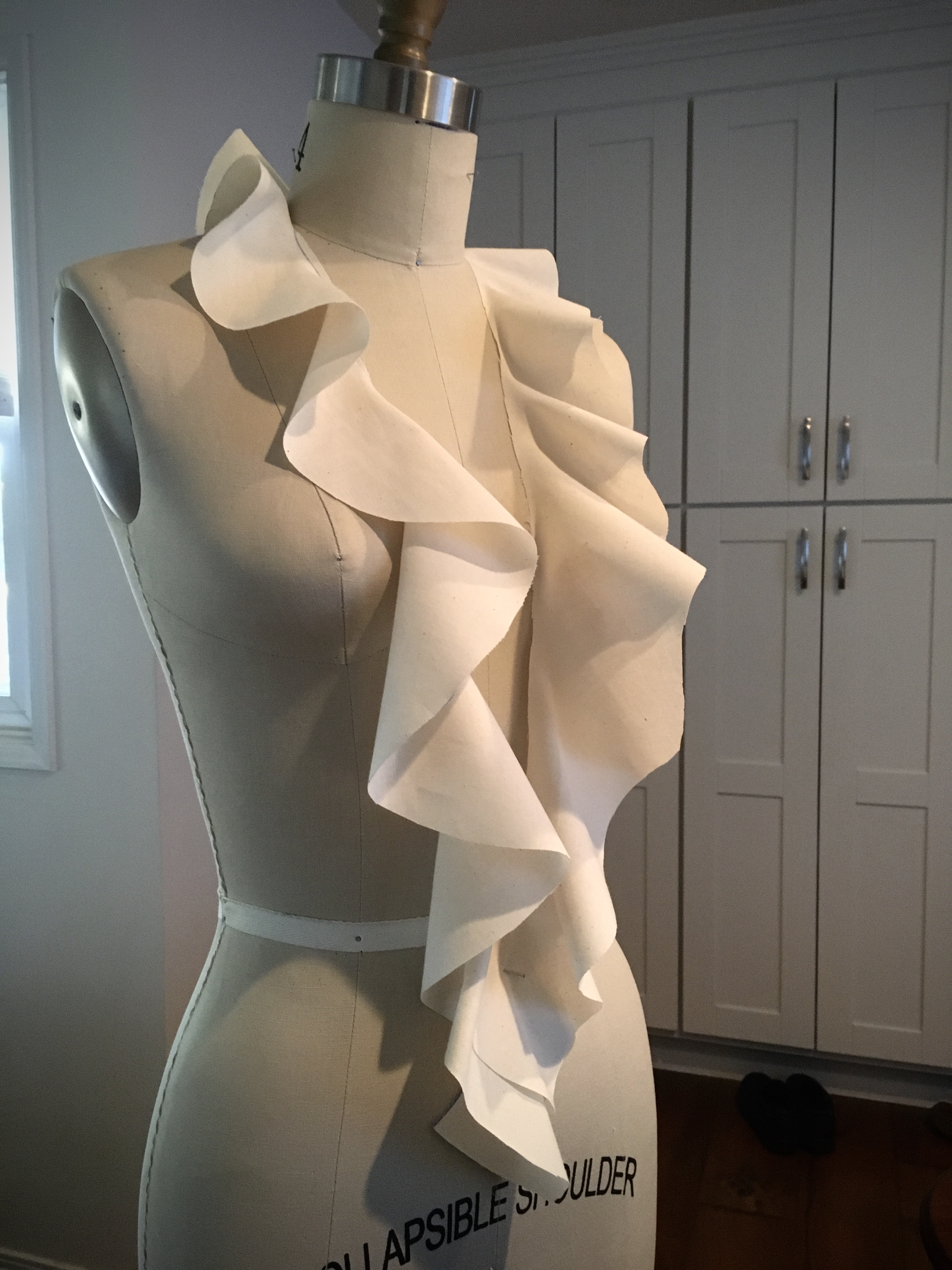 Creating ruffles in fashion design