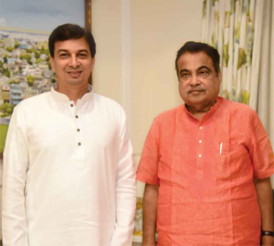 Acharya Upendra Ji with Shri Nitin Gadkari