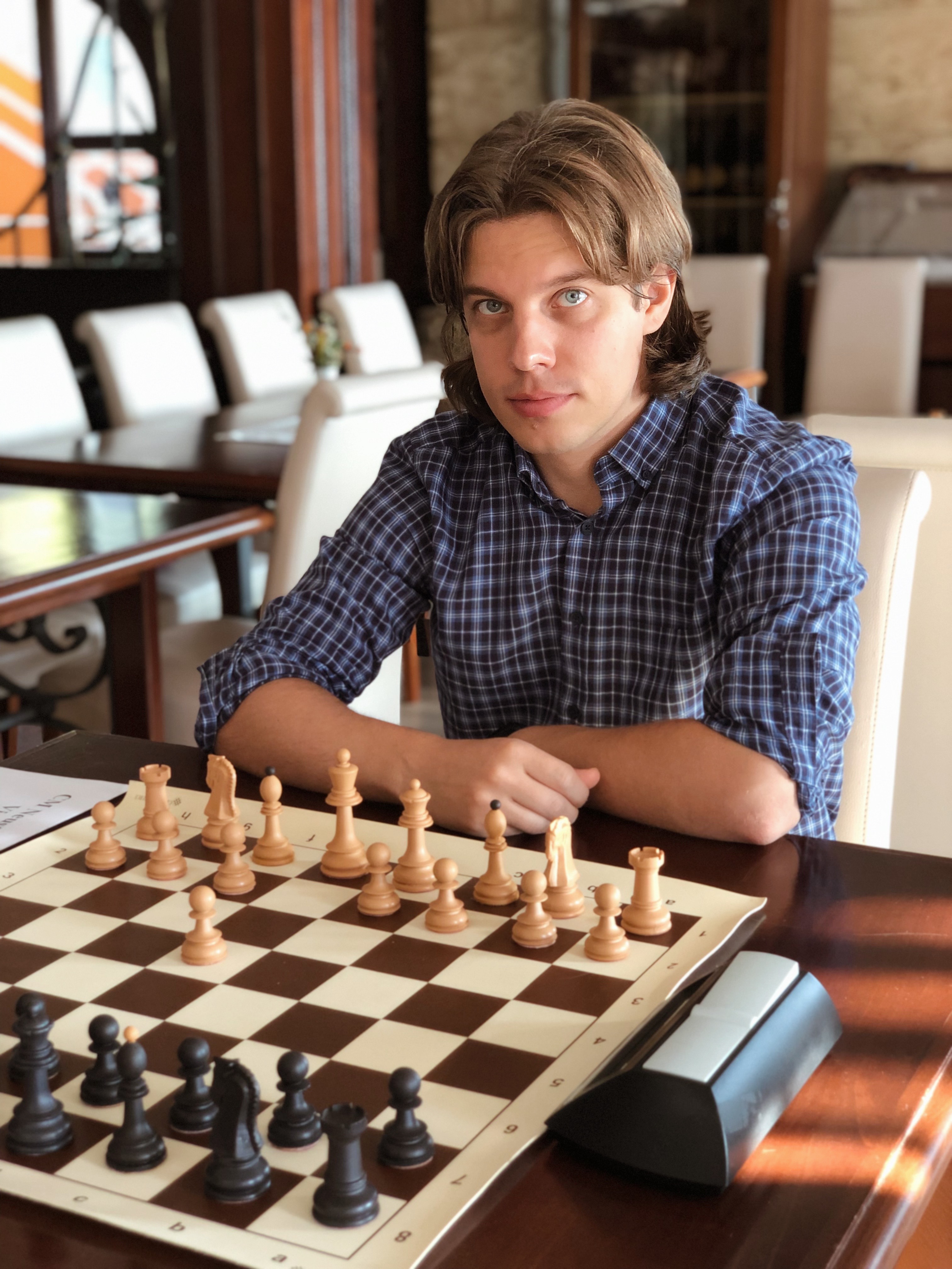 Chess first. Виктор Неустроев шахматы. Александр Суханов шахматы. Гафуров айдан шахматы. Шахматы для детей.