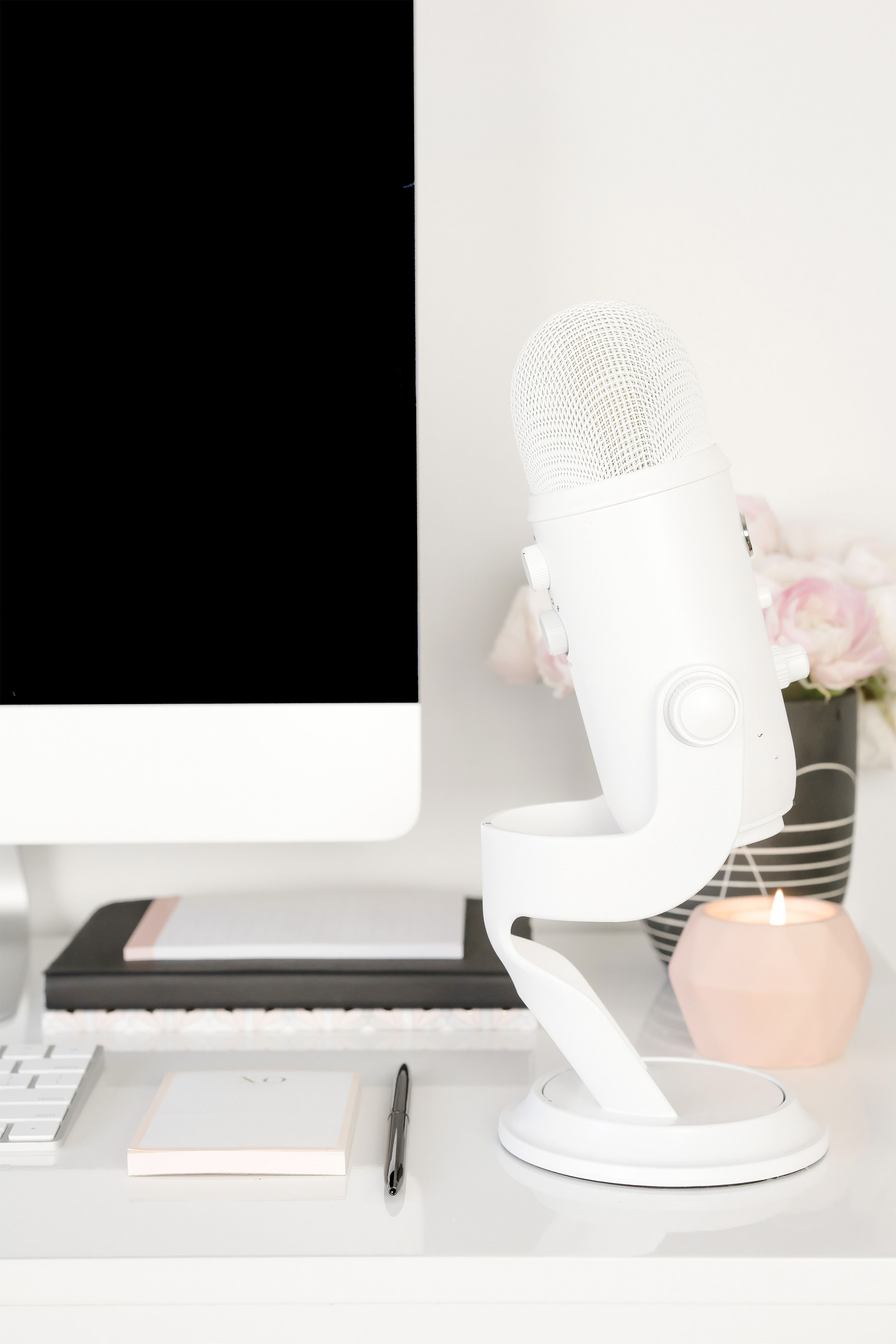 Blush Black and White Workspace with roses for Canva essentials online course the step-by-step program to guide you through all the essentials you need even with zero design skills