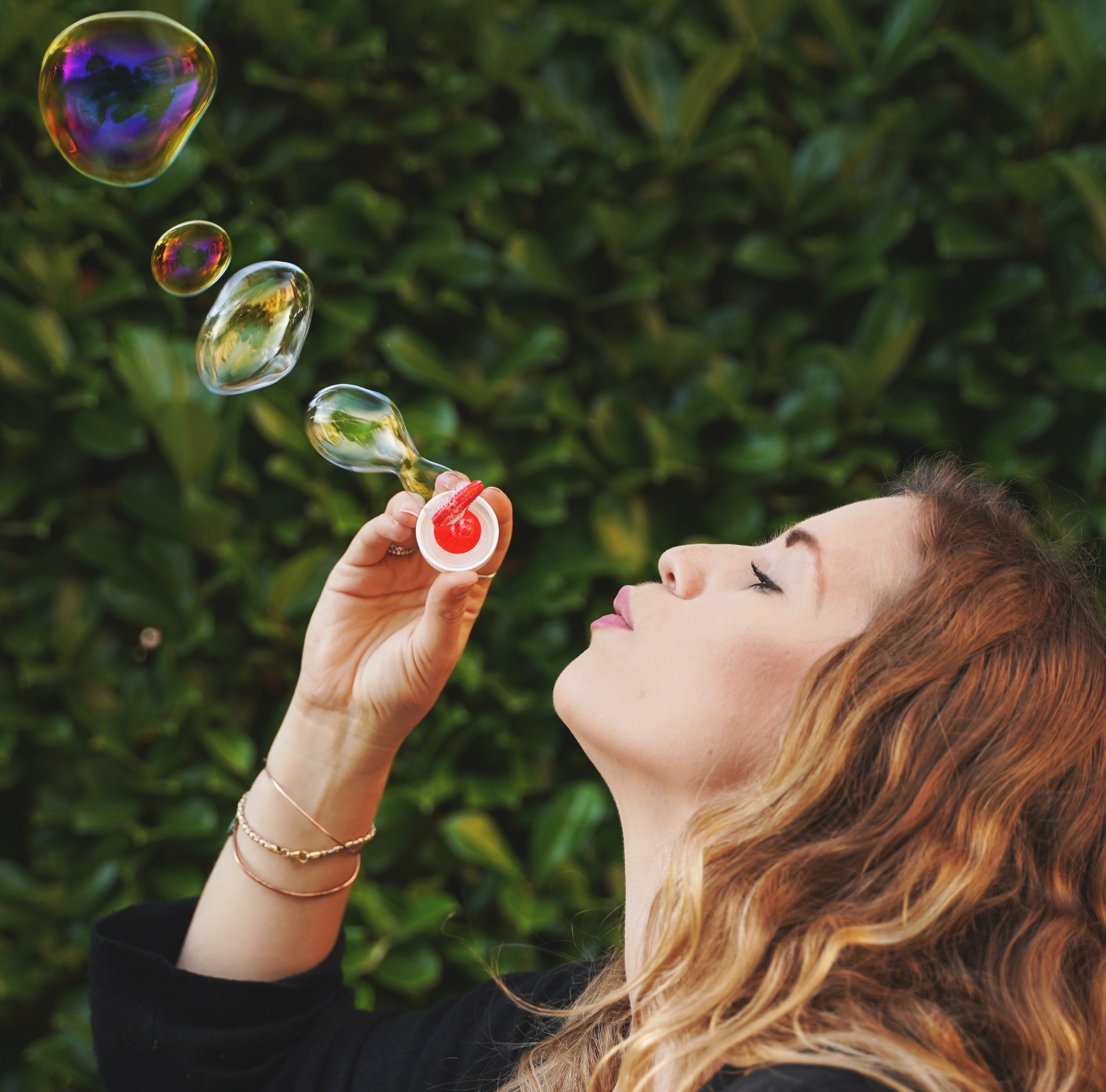 direct Speech therapy, woman blowing bubbles