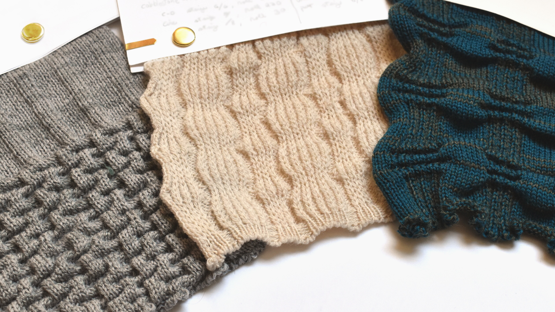 3 wool Kniterate swatches