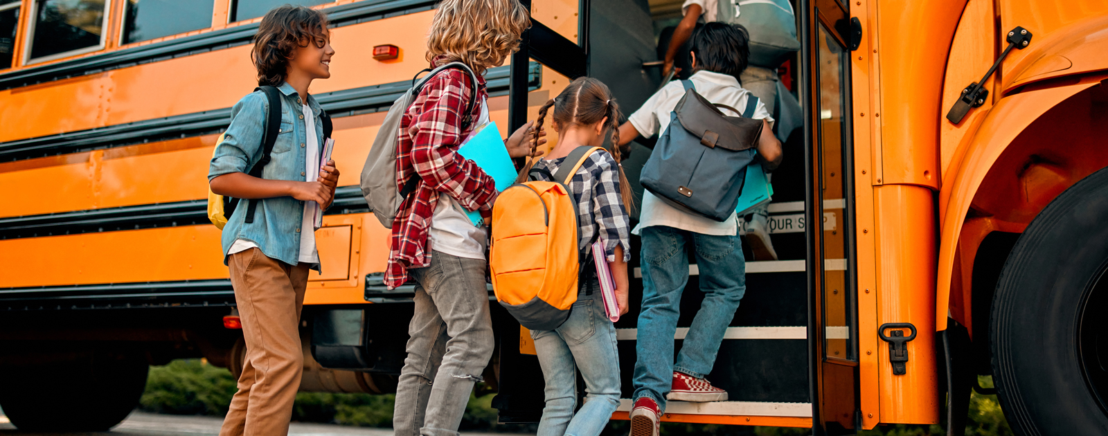 Kids boarding school bus - Drivafy Training
