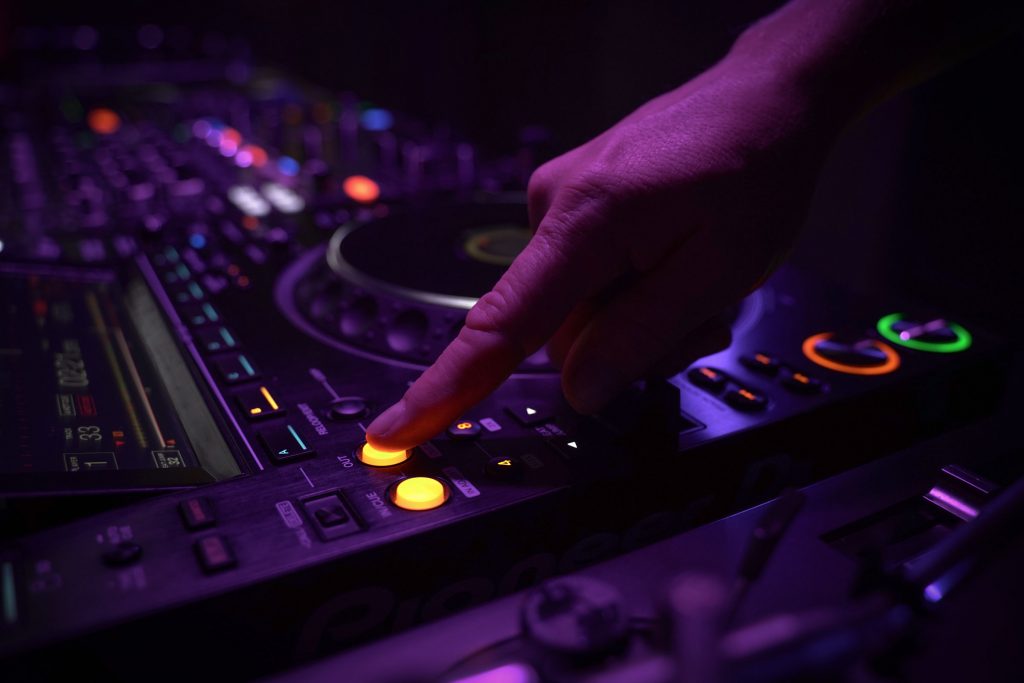 DJ Intro les