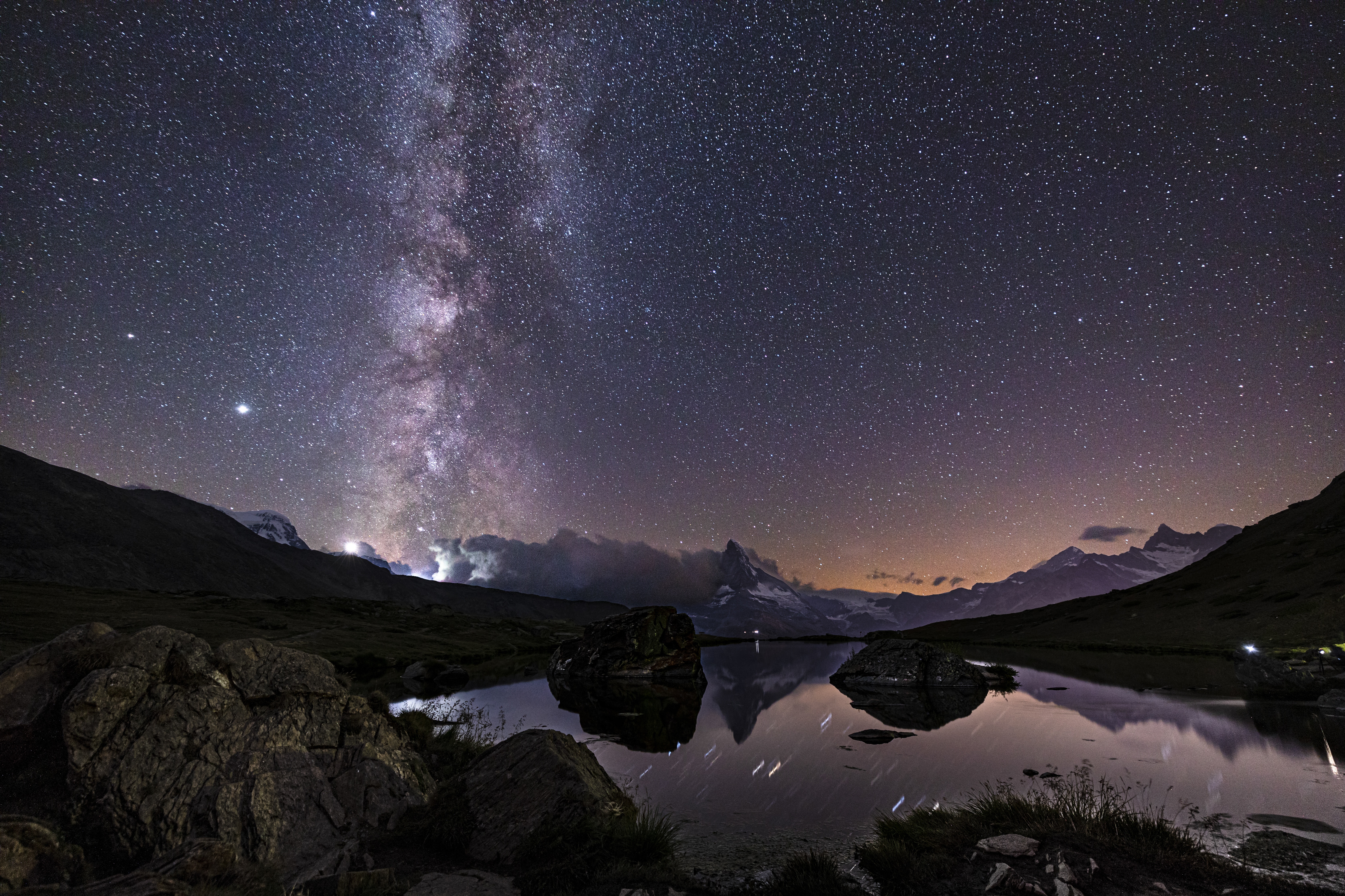 A beautiful, star-filled night sky. The sky is the limit for the ways Psycophi can help change your mental health and grant you better life satisfaction.