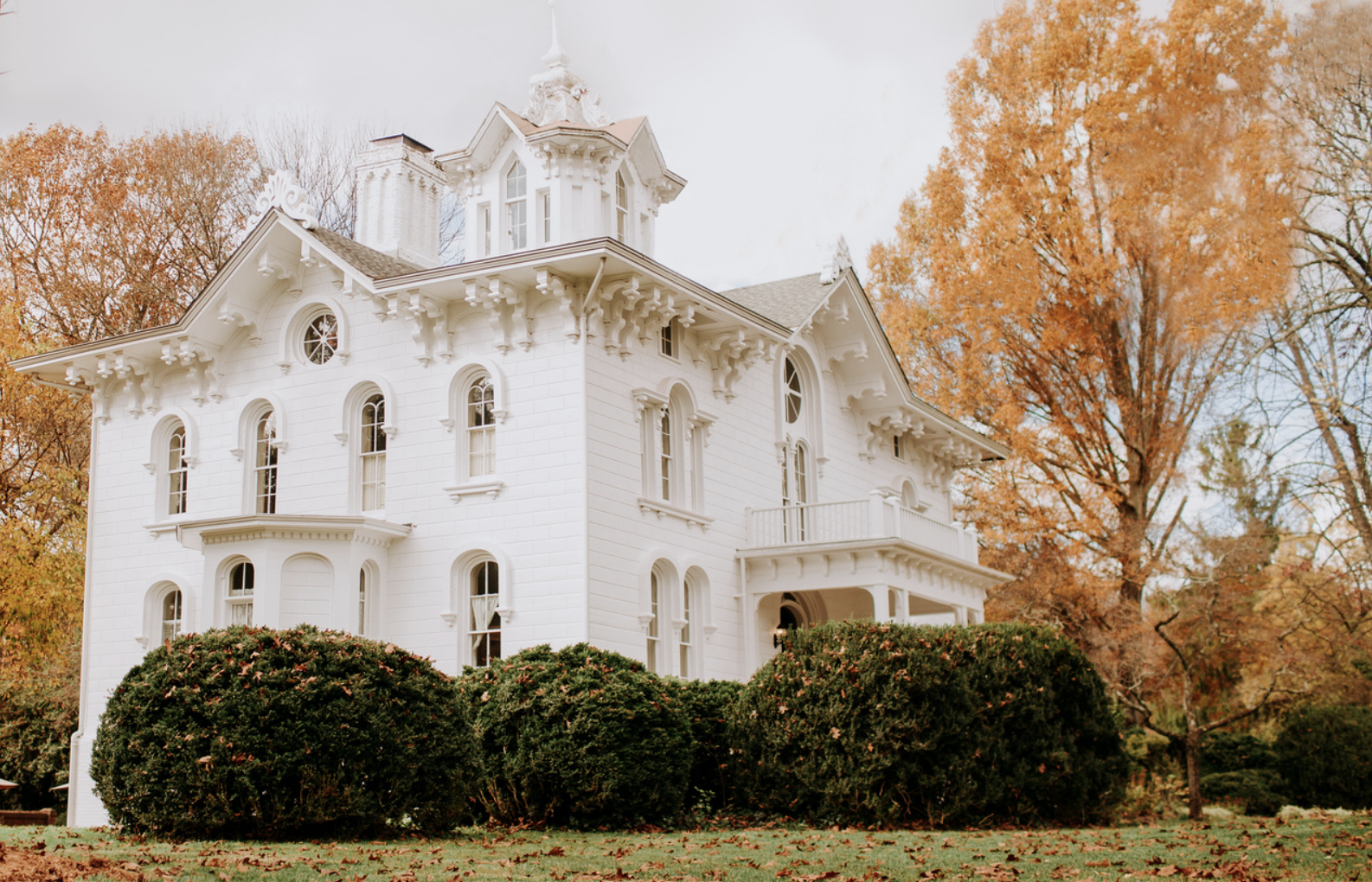 Bespoke Design Retreat with She Holds Dearly