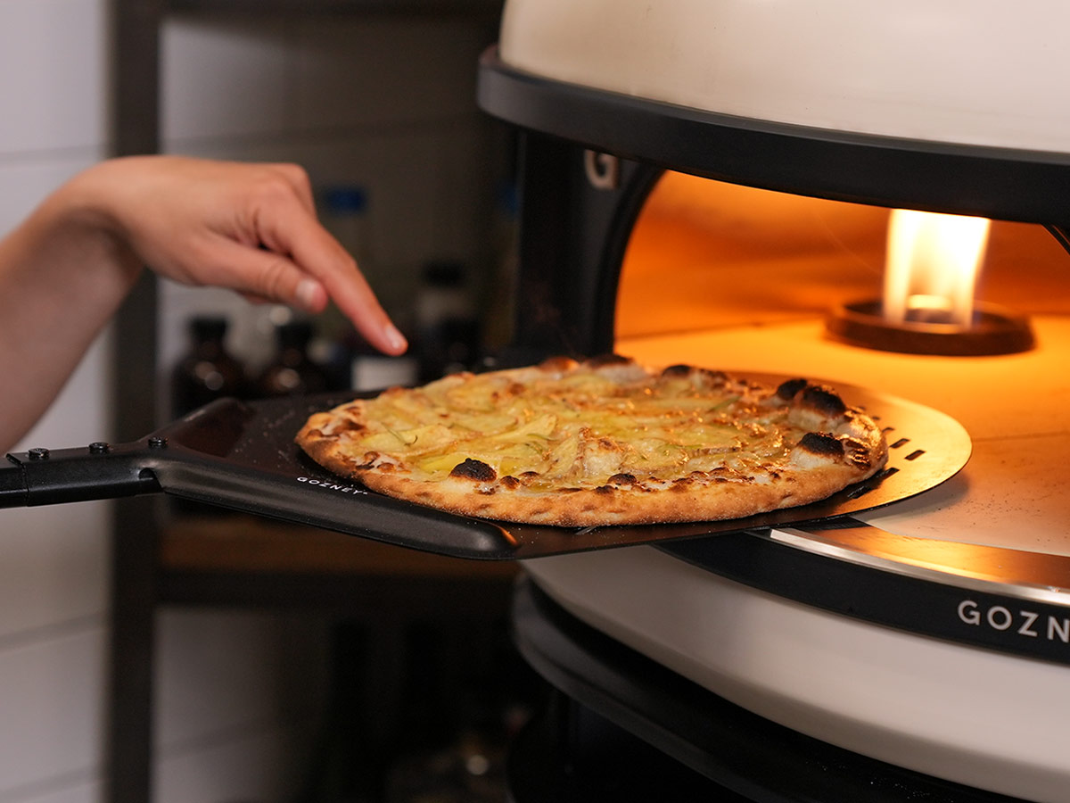 How to Use a Pizza Oven