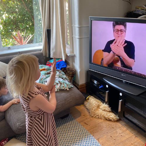 Child learns with Al Start on TV at home