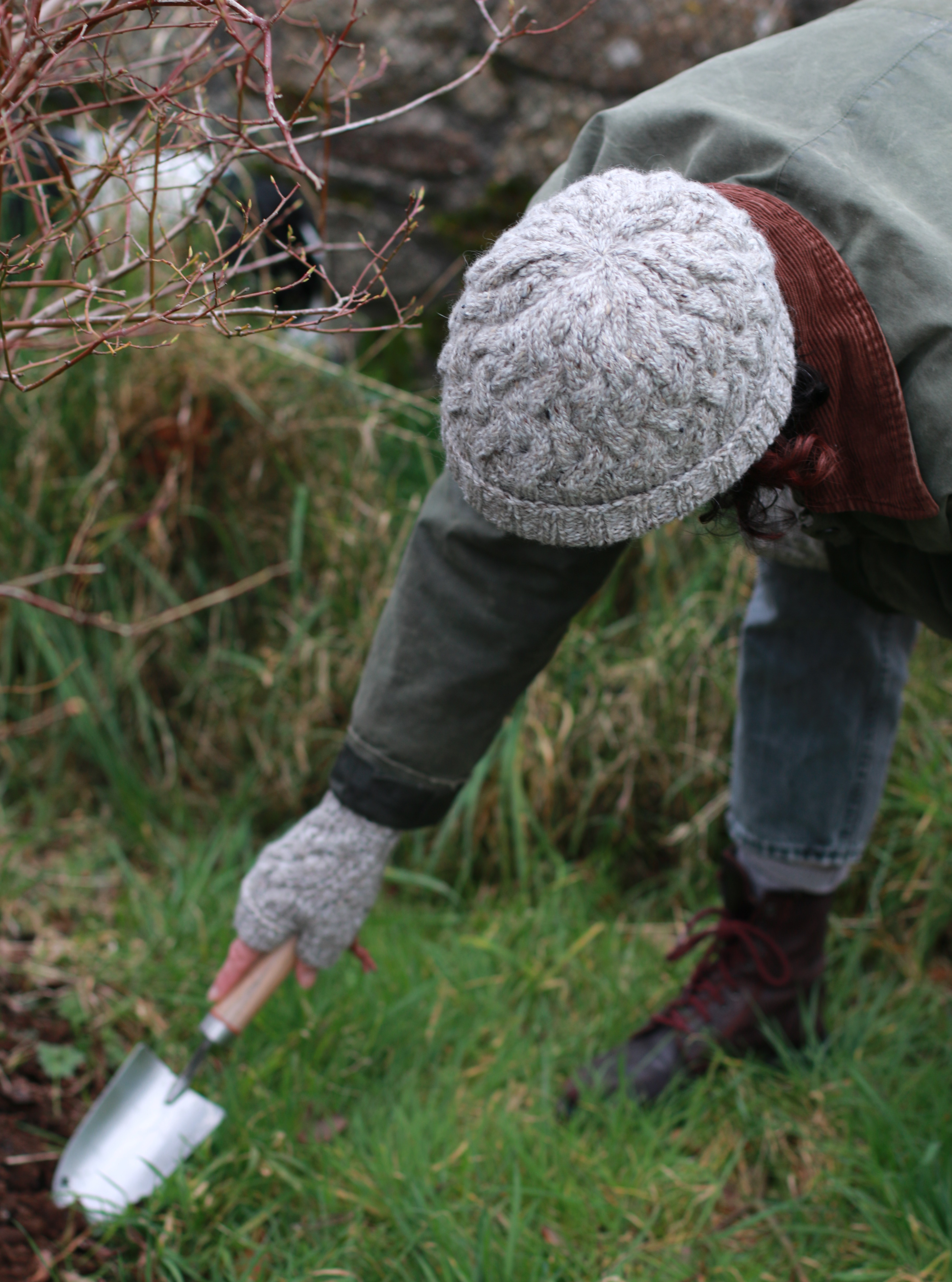 Inis Beg Hat and Mitts