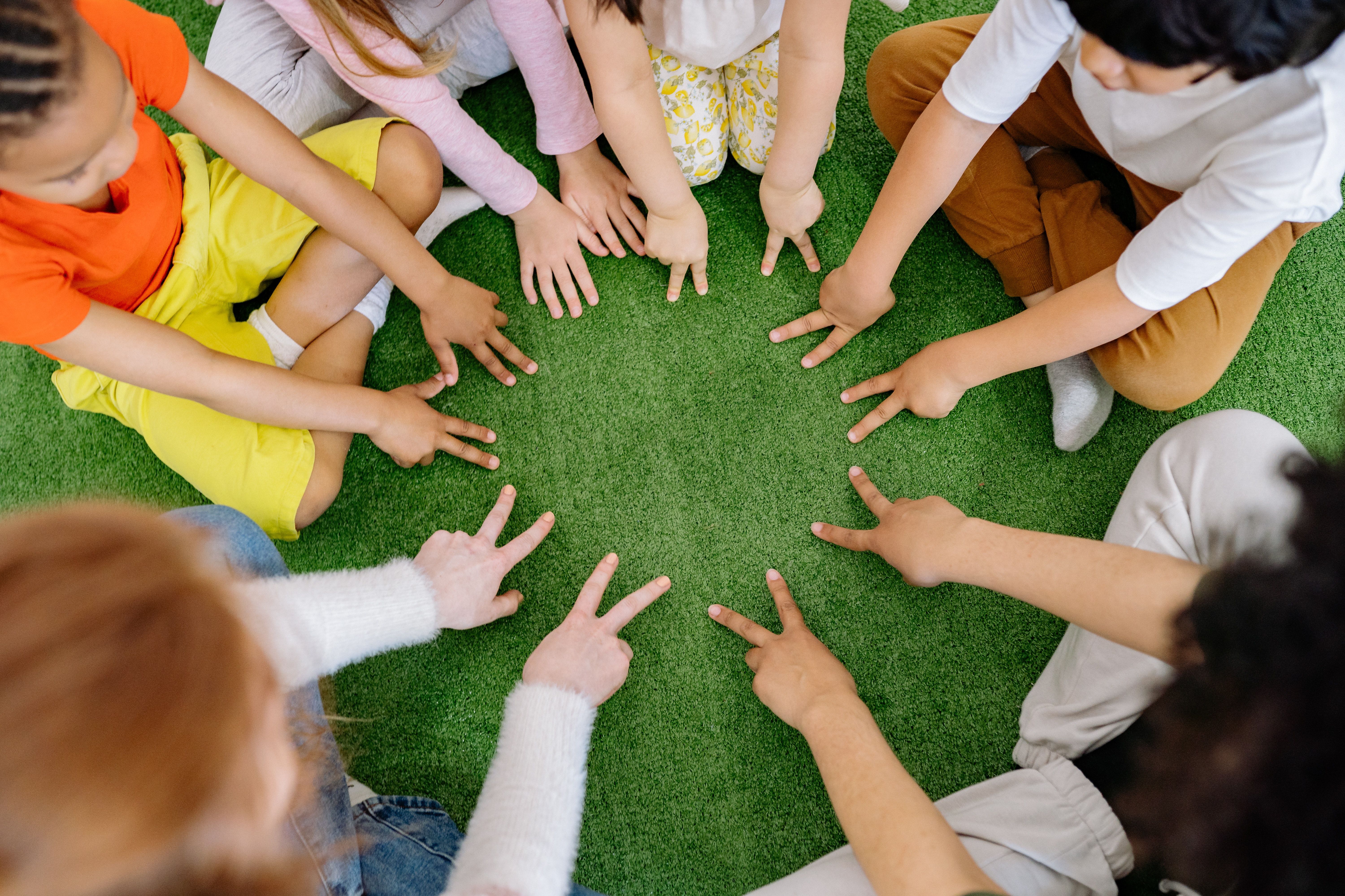 children counting with their fingers to solve math problems