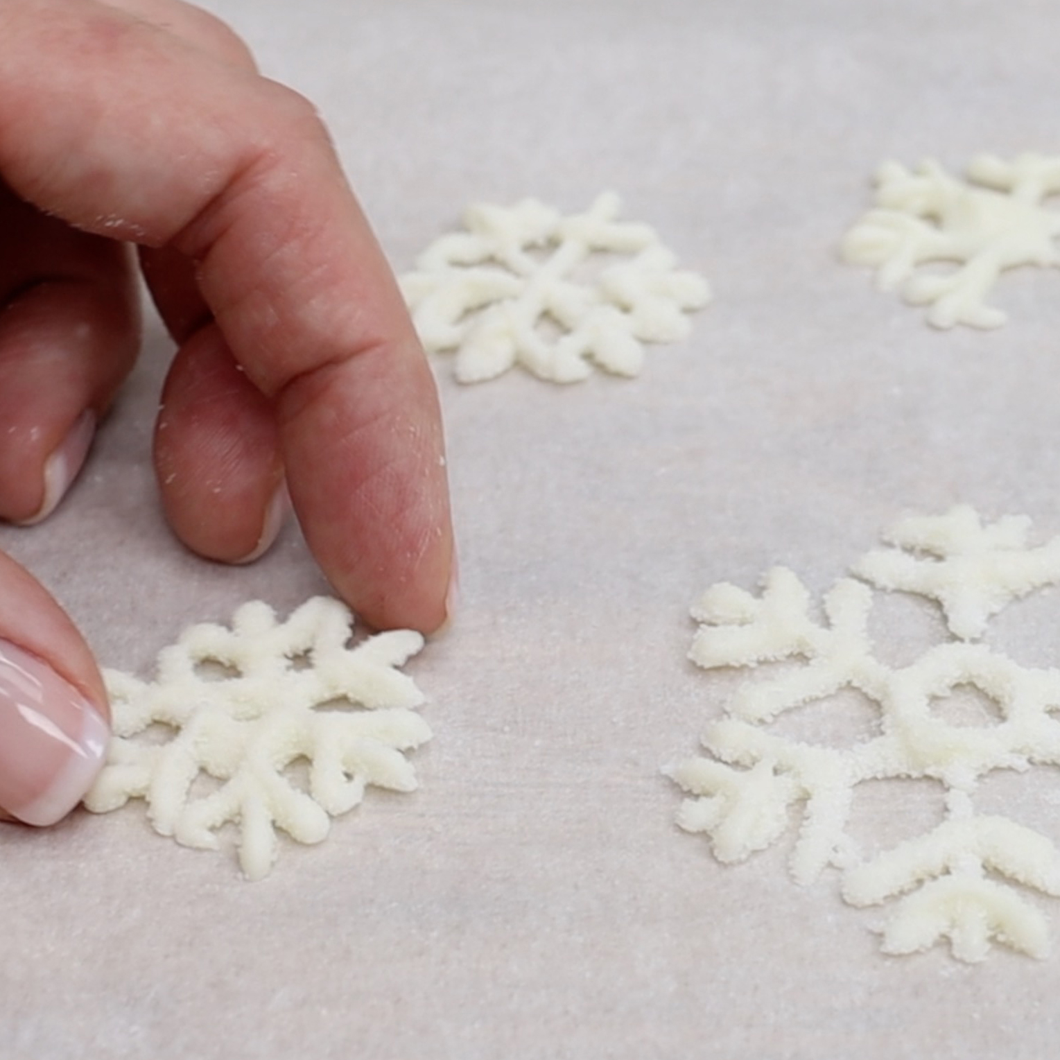 Striped Snowflake Cake MiniCourse