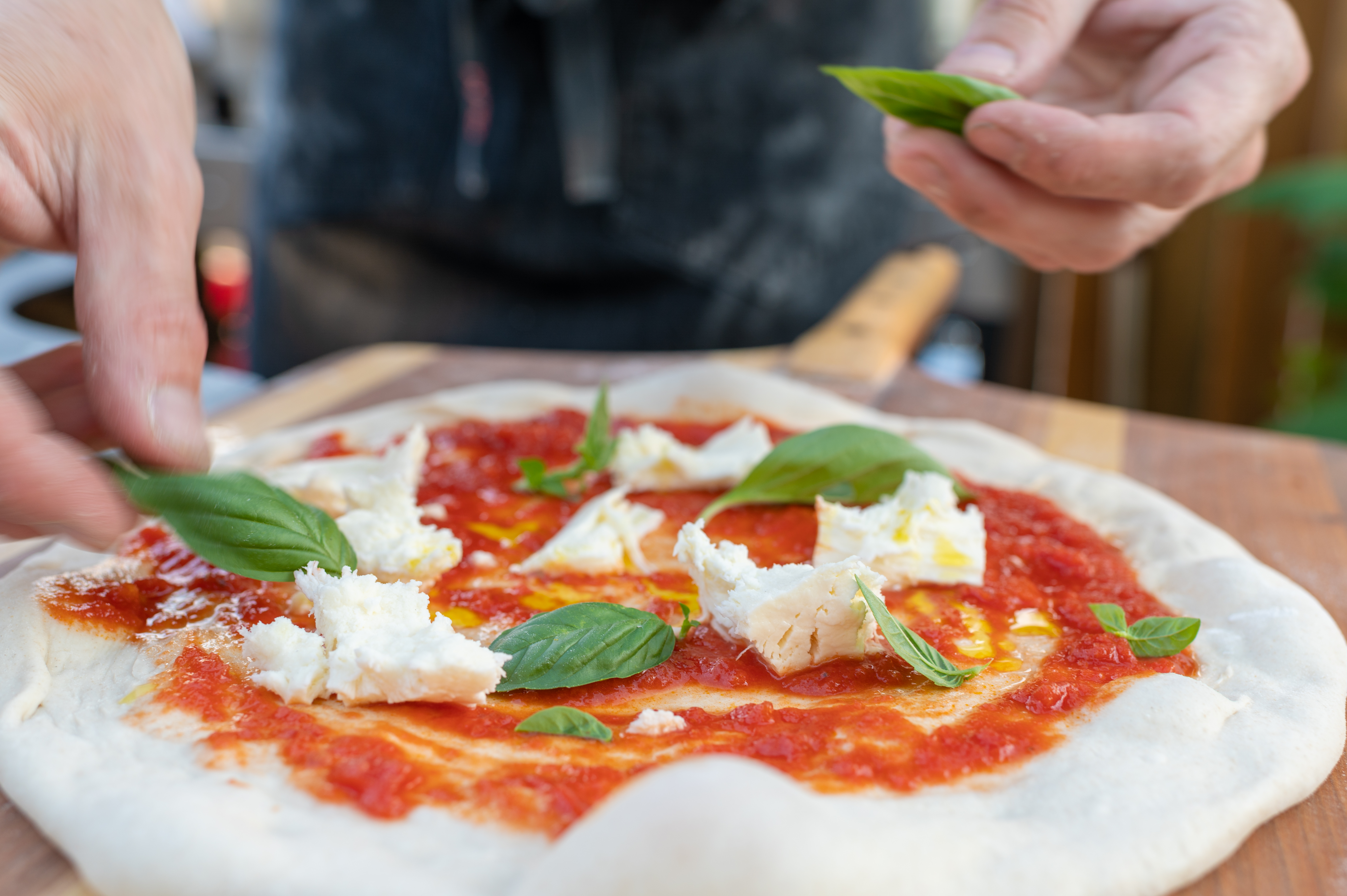 A step by step guide to understanding how you can bake professional quality sourdough pizza with consistently at home. 