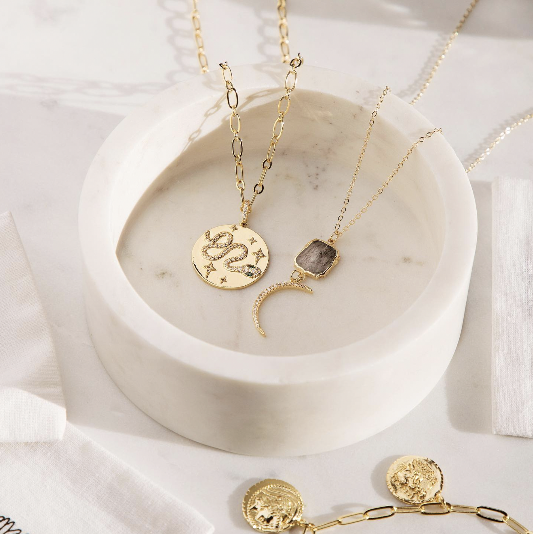 How To Photograph Necklaces, How To Photograph Jewellery, Necklaces, Marble Bowl, Gold Jewellery, Online Jewellery Photography Course, Online Jewelry Photography Course, Jewellery Photography Course, Jewelry Photography Course, How To Photograph Gold Jewellery