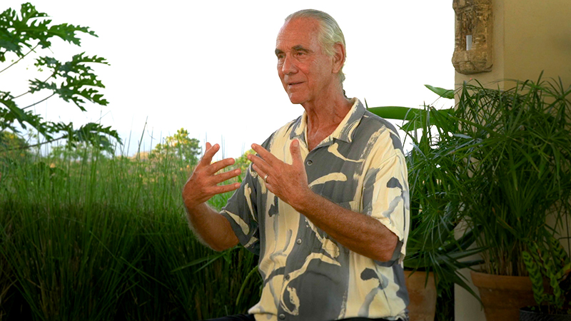 Will Johnson explaining how to sit in cross-legged meditation posture