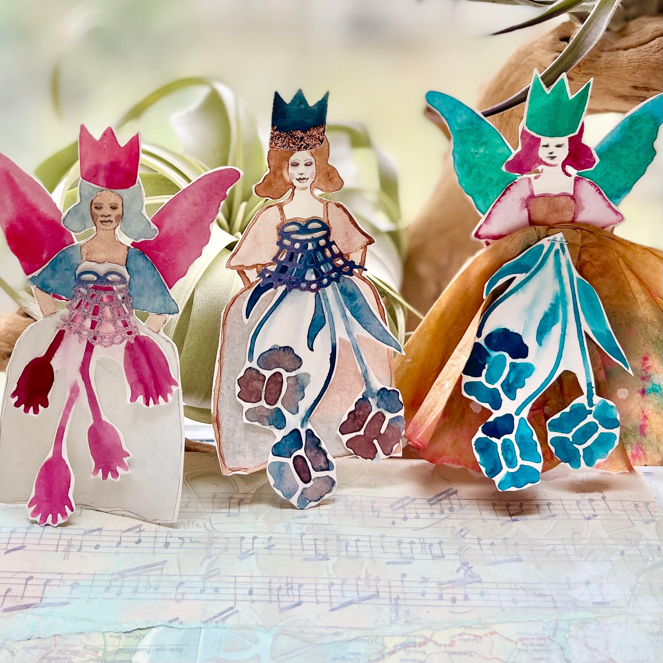 Paper doll art online