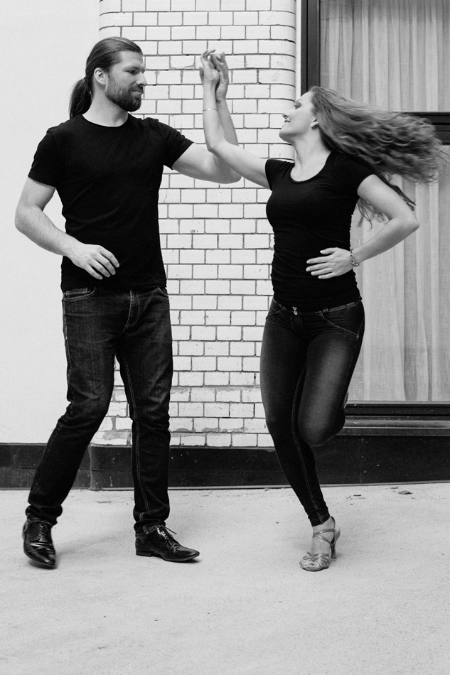 Magda Prichodko and Piotr Mayer Romanow in social dancing