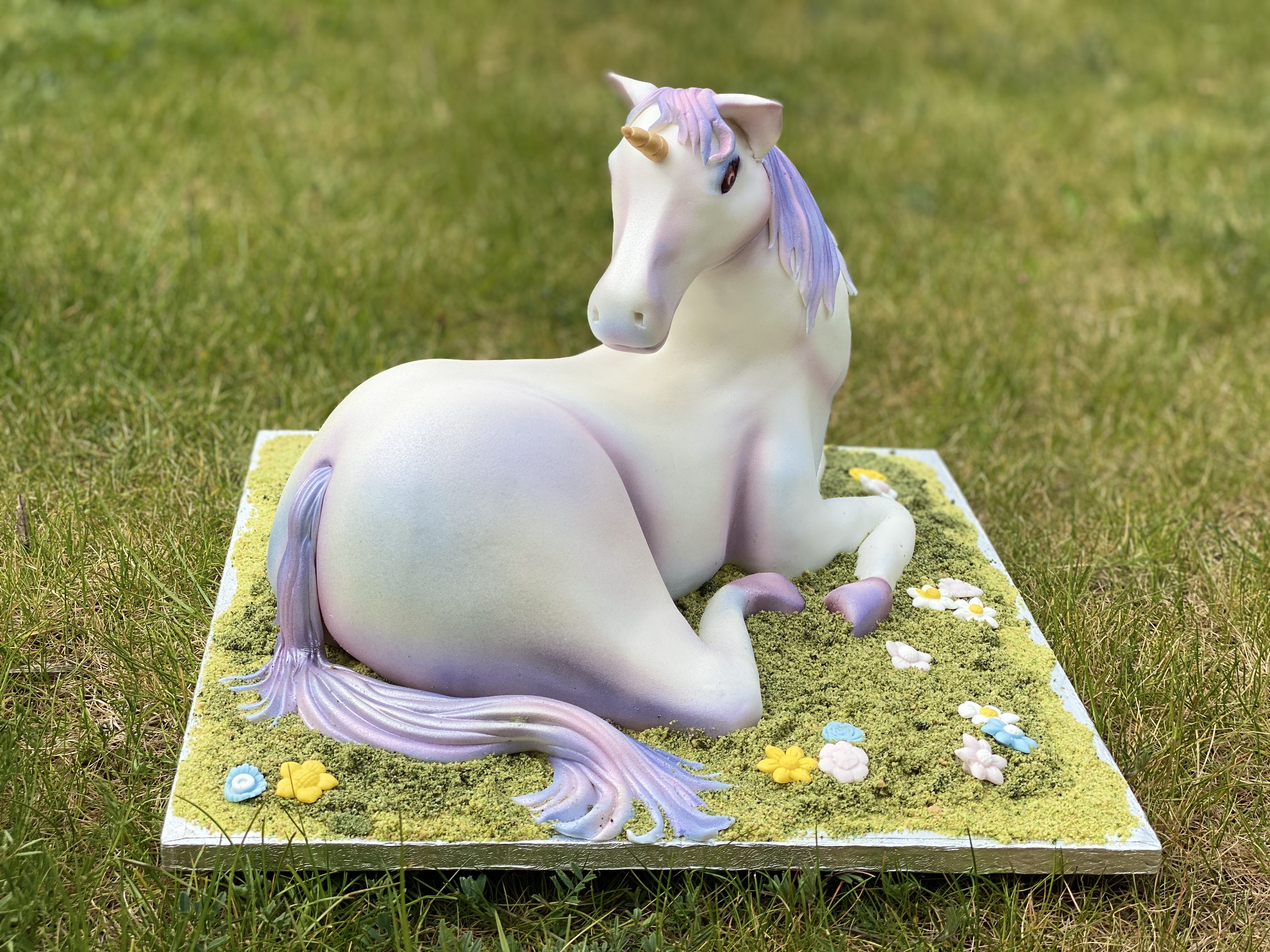 carved unicorn cake 