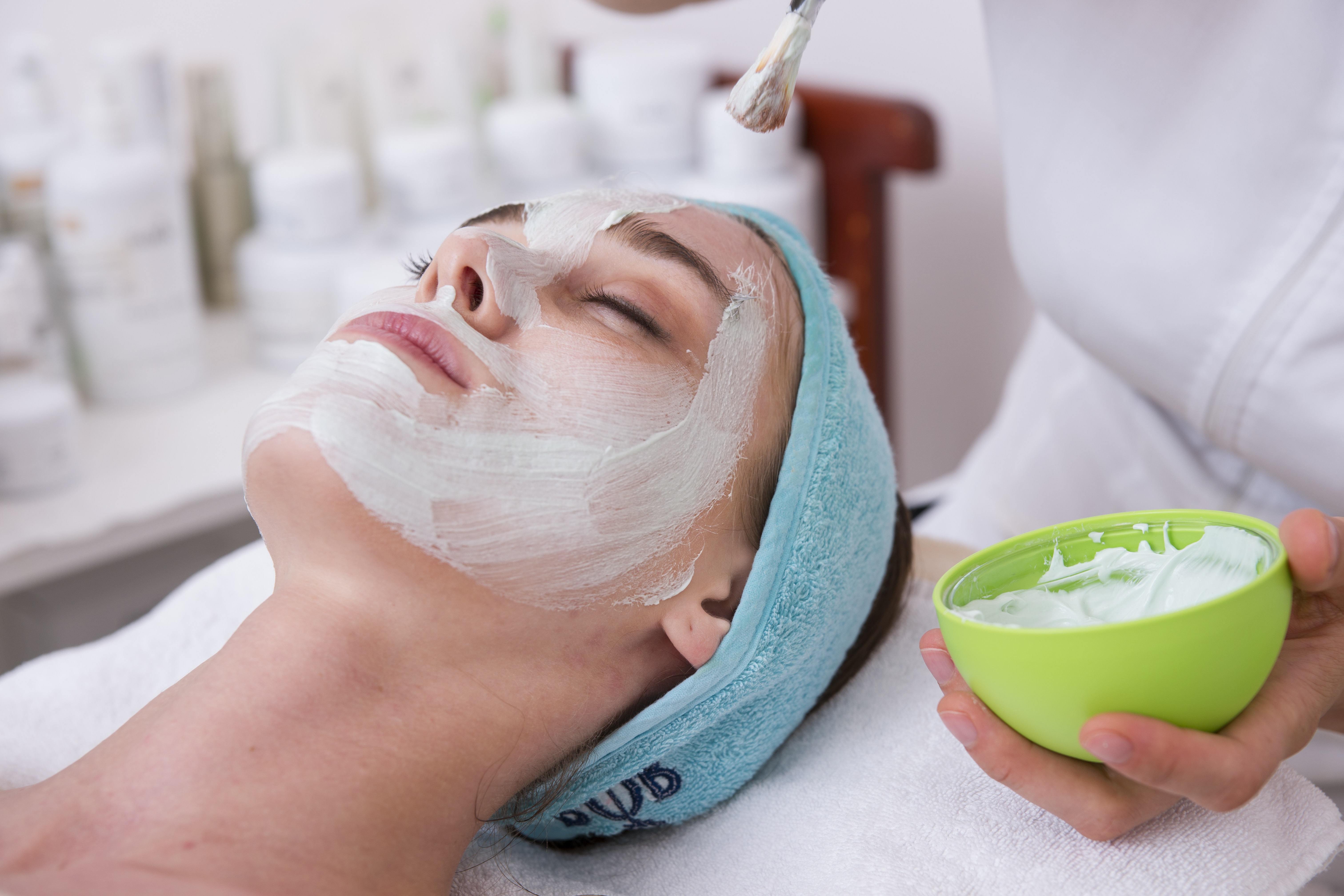 Unveiling the Profound Benefits of Regular Skin Exfoliation