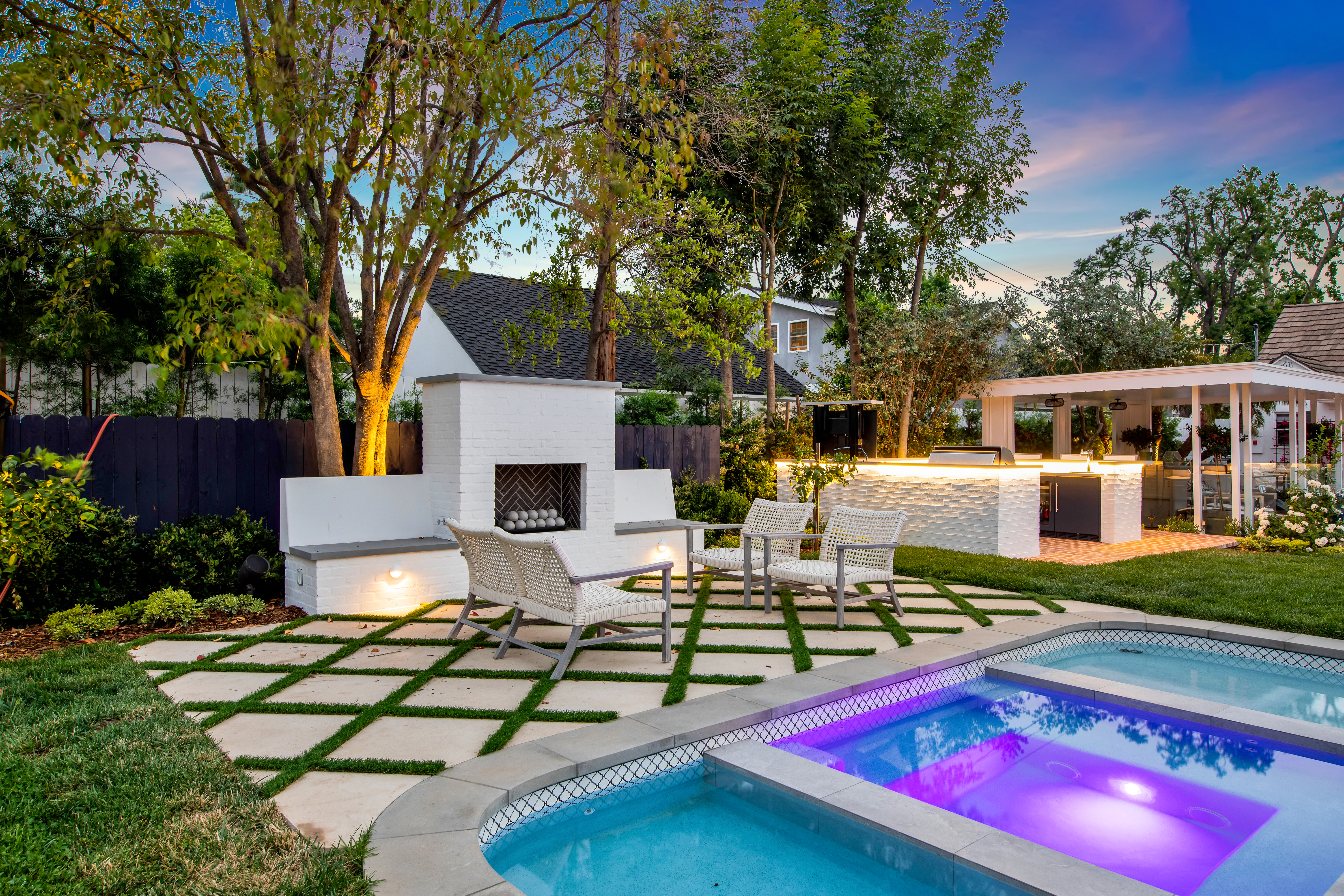 This is The Ultimate Real Estate Photogapher