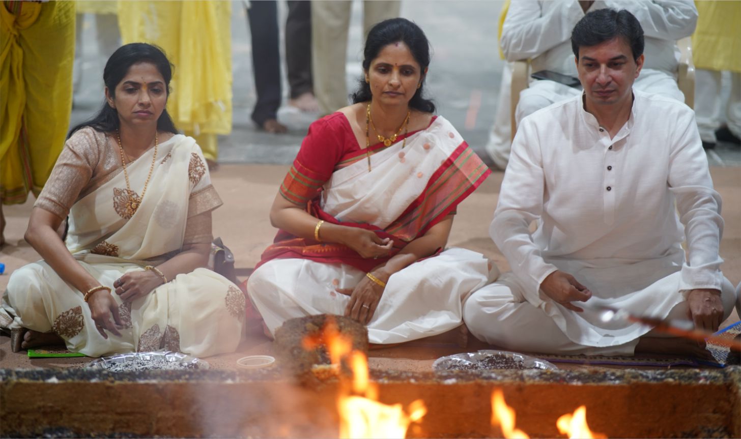 भव्य एवं दिव्य महाशिवरात्रि महोत्सव — शक्तिशाली मन्त्रोच्चारण से सम्पुटित २४ घण्टों का अखण्ड हवन।