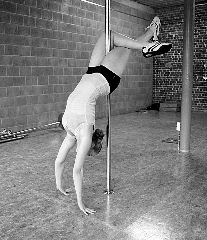 Jessica Nielsen pole dance