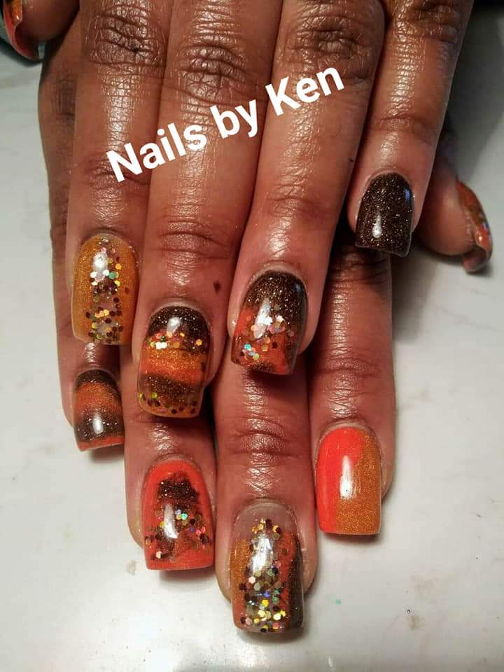 short acrylic set using colored acrylic and glitter