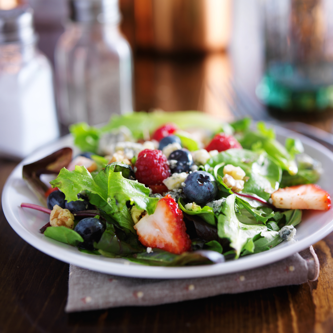 Salad with strawberries and blueberries 