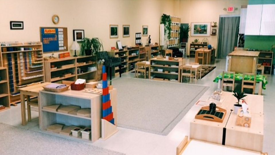 montessori classroom setup