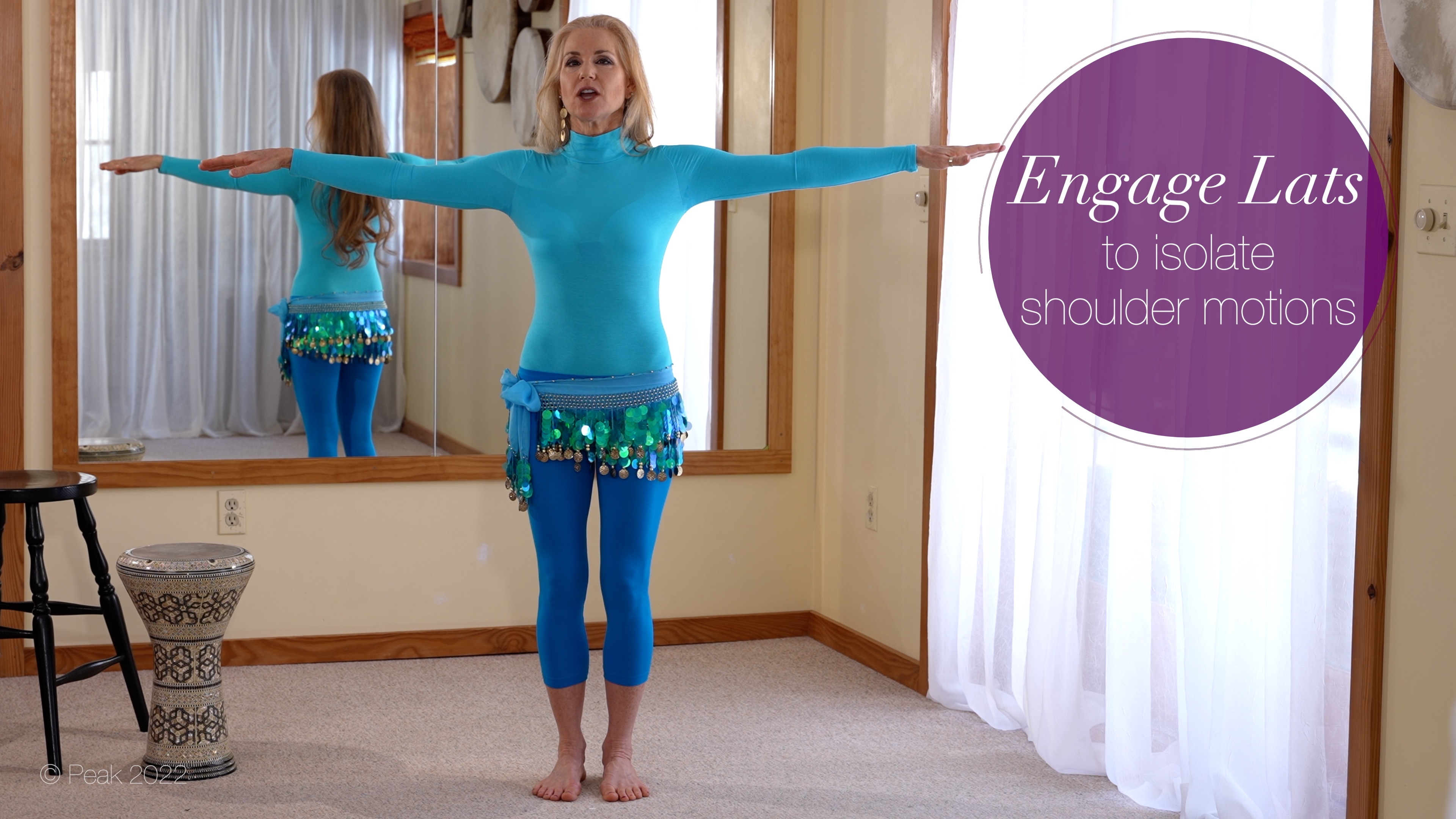 belly dance teacher Jensuya showing arm movements