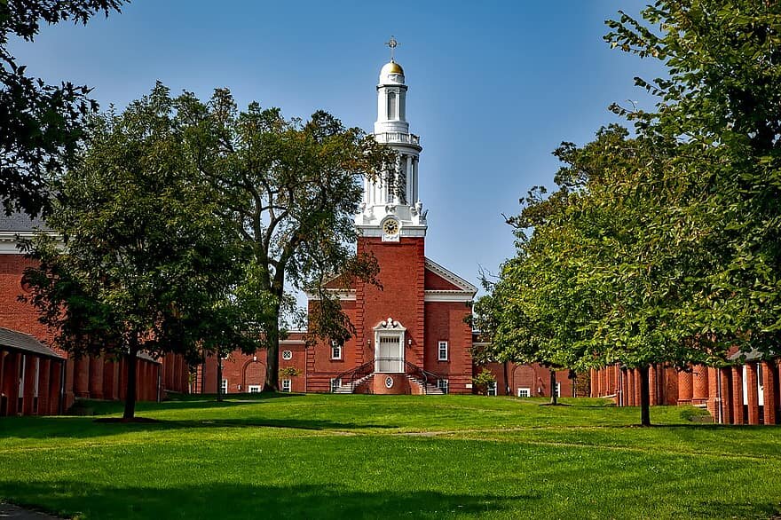 Yale University building and landscape