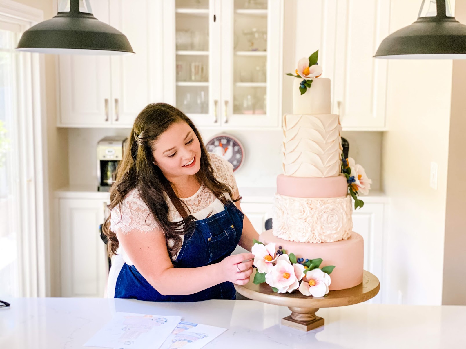 Learn how to start a profitable home baking business from the comfort of your own kitchen! Cake Design School offers online classes and resources that will help you get your business up and running in no time. Enroll now and get started on your baking career!