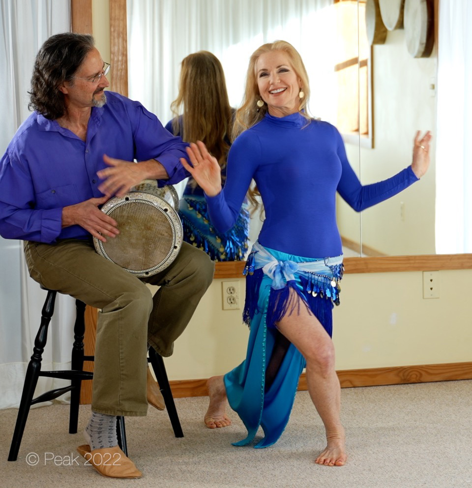 Bob and Jensuya demonstrating belly dance drum solo
